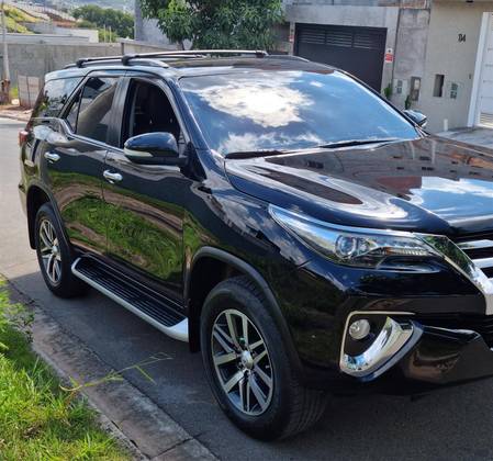 TOYOTA HILUX SW4 2.8 SRX 4X4 16V TURBO INTERCOOLER DIESEL 4P AUTOMÁTICO